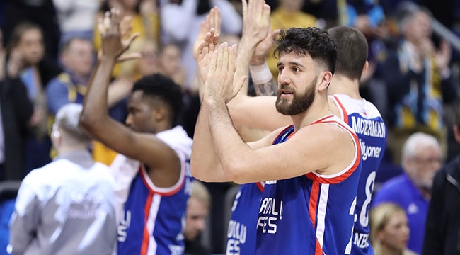 Anadolu Efes EuroLeague'de tarihe geçti