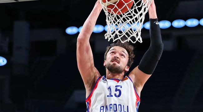 Anadolu Efes liderliği geri aldı