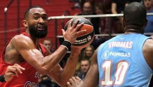 Darun Hillard CSKA'da kaldı