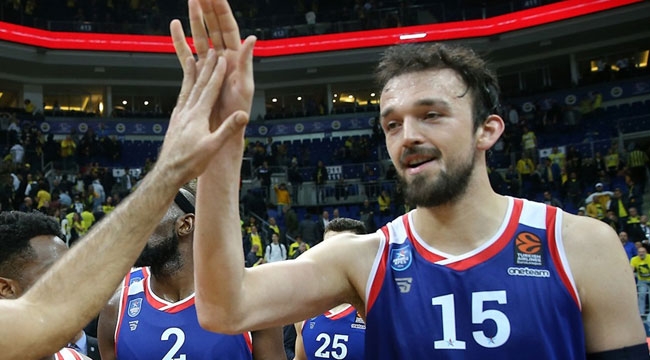 Sertaç Şanlı da Efes ile devam dedi