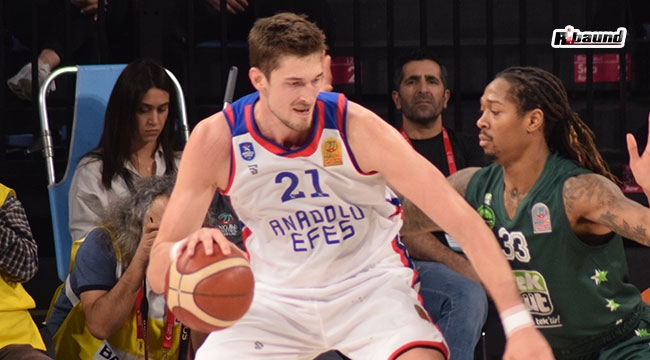 Tibor Pleiss en az 2 yıl daha Efes'te 