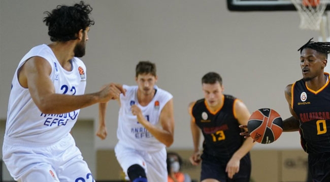 Anadolu Efes üçüncü çeyrekte açıldı