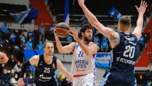 Anadolu Efes Zenit'i durduramadı