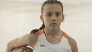 Galatasaraylı genç basketbolcudan dünya rekoru