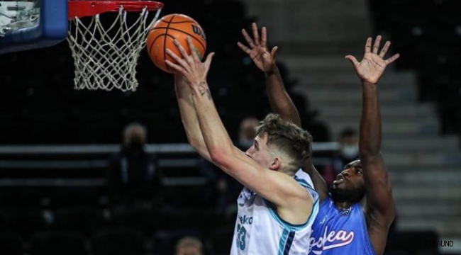 Türk Telekom Michael Eric ve Sam Dekker ile Igokea'yı yıktı