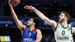 Anadolu Efes, Zalgiris'i ezdi geçti