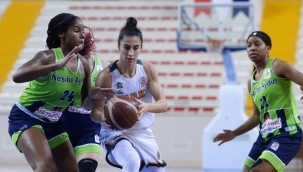 Nesibe Aydın yarı finalde