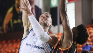 Zorlu maç Türk Telekom'un