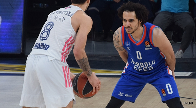 Anadolu Efes Final Four peşinde