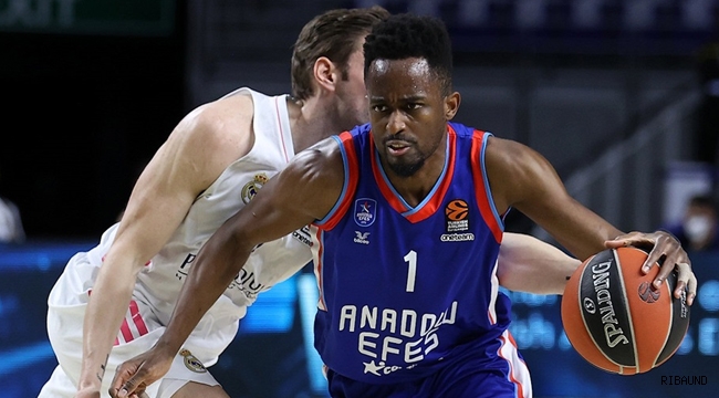 Anadolu Efes'in serisi uzadı