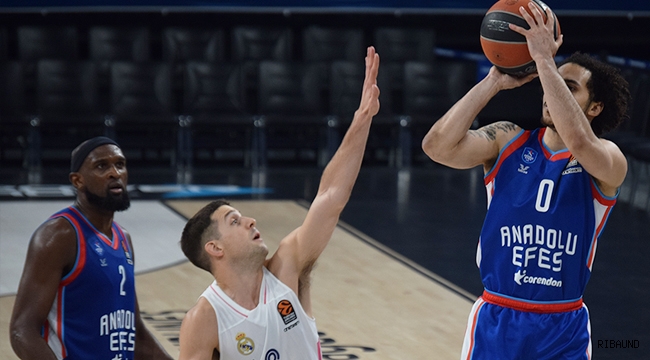 Anadolu Efes üst üste ikinci kez Final Four'da!