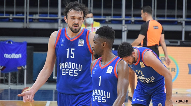 Anadolu Efes yarı finale çıktı