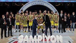 Basketbol Gençler Ligi Erkekler Kategorisi'nde Şampiyon Fenerbahçe Beko