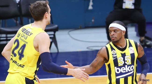 Fenerbahçe Beko derbide alev aldı