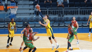 İzmir'de kazanan Fenerbahçe Beko