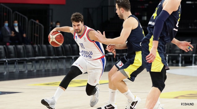 Seride ilk maç Anadolu Efes'in! Fenerbahçe'ye 40 sayı fark!