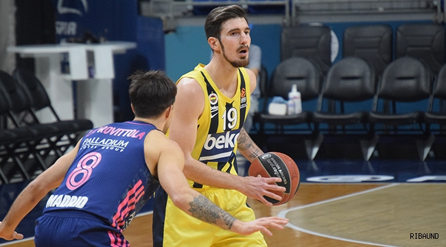 Nando De Colo'dan doğum gününde müjde