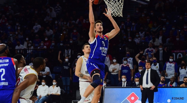 Anadolu Efes kendine geldi 