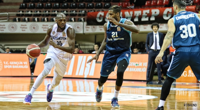 Gaziantep Basketbol evinde galip