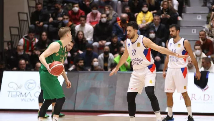 Anadolu Efes rahat kazandı 