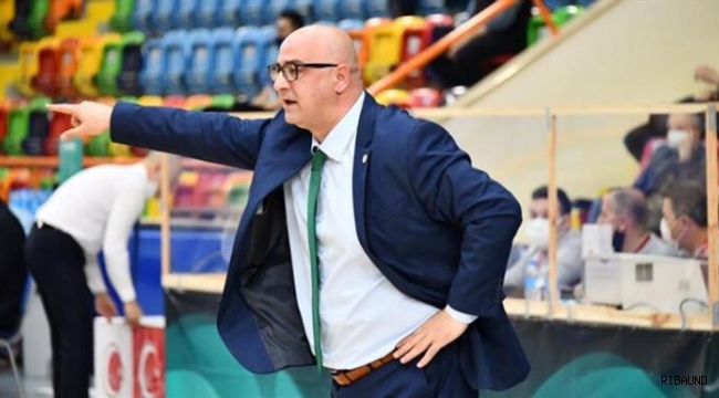 Başantrenör Cengiz Karadağ maç esnasında kalp krizi geçirdi