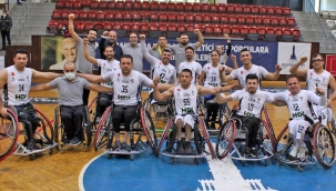 İzmir Büyükşehir Belediyesi evinde galip