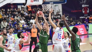 Anadolu Efes'ten farklı galibiyet