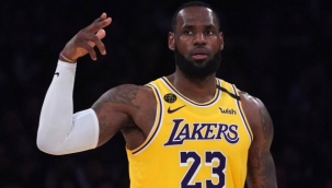 LeBron James NBA tarihine geçti 