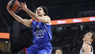 Anadolu Efes evinde Bayern Münih'i yendi 