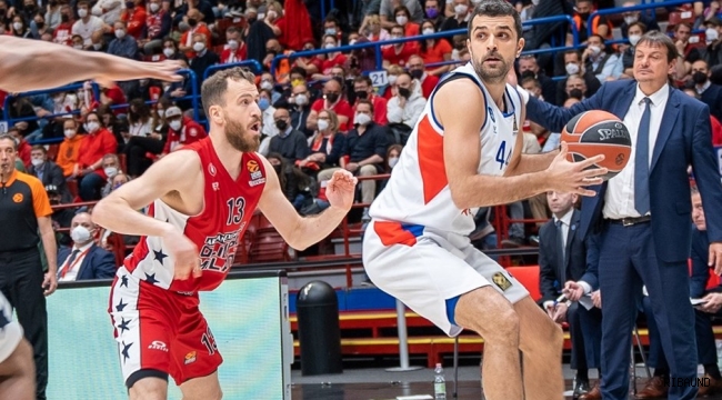 Anadolu Efes farklı geçti 