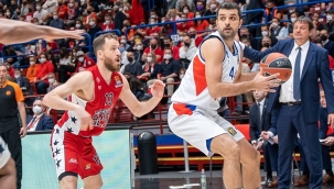 Anadolu Efes farklı geçti