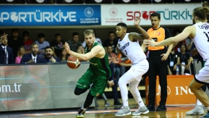 Daçka yarı finalde