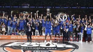 Hidayet Türkoğlu, Anadolu Efes'in şampiyonluğunu kutladı