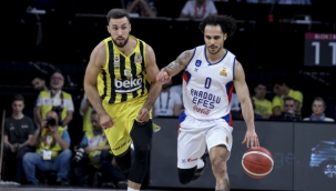 Anadolu Efes seriyi 2-1'e getirdi