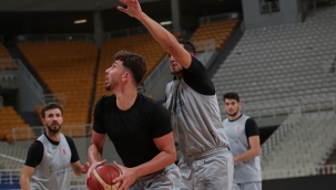 Ay Yıldızlılar Yunanistan'da ilk antrenmanını yaptı 