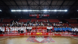 Hidayet Türkoğlu U-18 Milli takımımızı kutladı