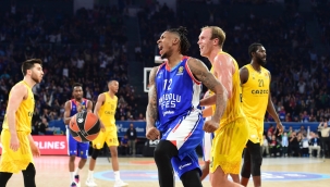 Anadolu Efes evinde galip
