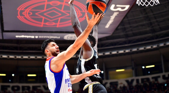 Efes, çift maç haftasını çift galibiyetle kapattı