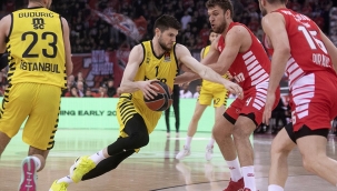 Fenerbahçe Beko, Yunanistan'da kayıp 