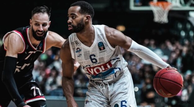 Petkimspor, Phil Booth'u transfer etti 