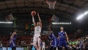 Üçlüklerin yağmur gibi yağdığı maç KafKaf'ın (38 üçlük)