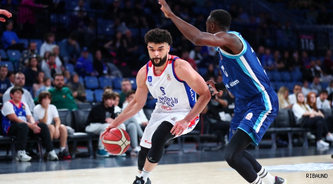 Anadolu Efes, Lider Türk Telekom'u devirdi 