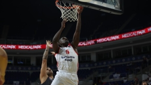 Kırmızı Ejderhalar evinde güldü