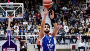 Efes liderliğe uzatmalarla gitti