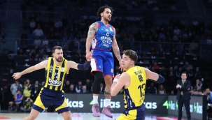 Kıran kırana derbide gülen Efes