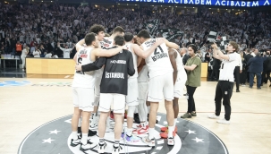 Beşiktaş alkışlarla...