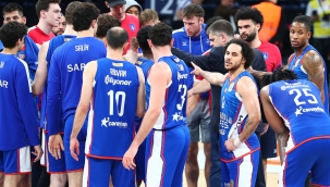 Shane Larkin 4 yıl daha Efes'te!