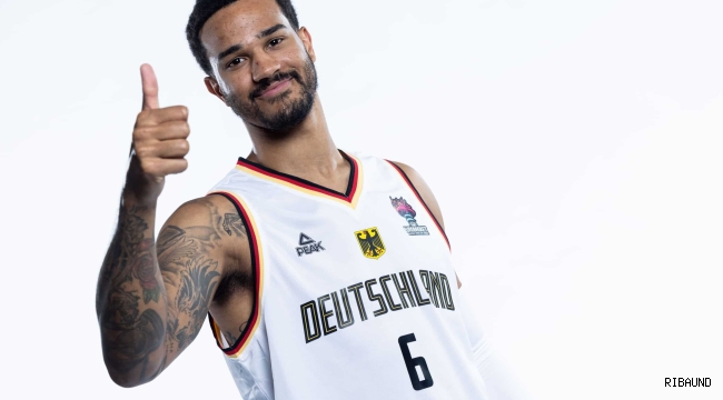 Efes'in Panzeri | Nick Weler-Babb