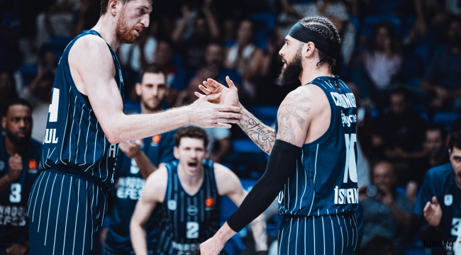 Anadolu Efes EuroLeague'e galibiyetle başladı: Maccabi Tel Aviv'i devirdi