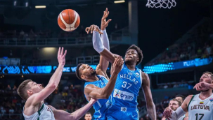 YUNANİSTAN TARİH YAZDI: LİTVANYA'YI 87-76 İLE GEÇEREK YARI FİNALDE